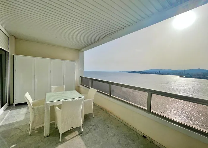 Mediterranean Views דירה בנידורם